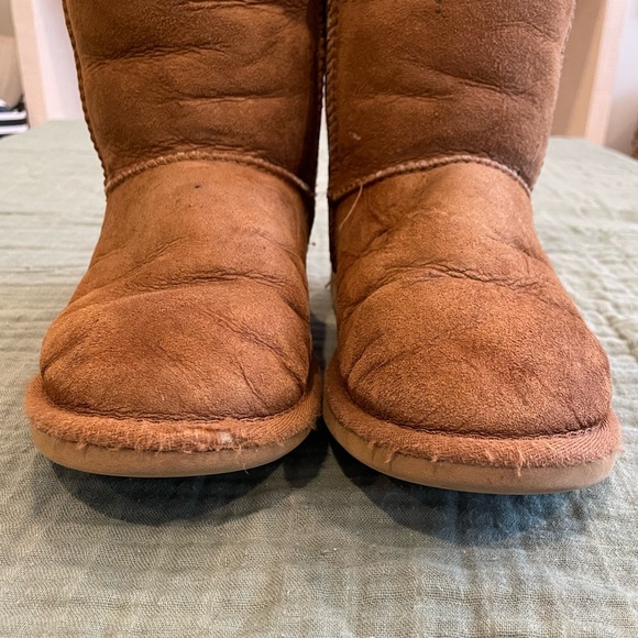 UGG Classic II Genuine Shearling Lined Tall Boot - Picture 6 of 10